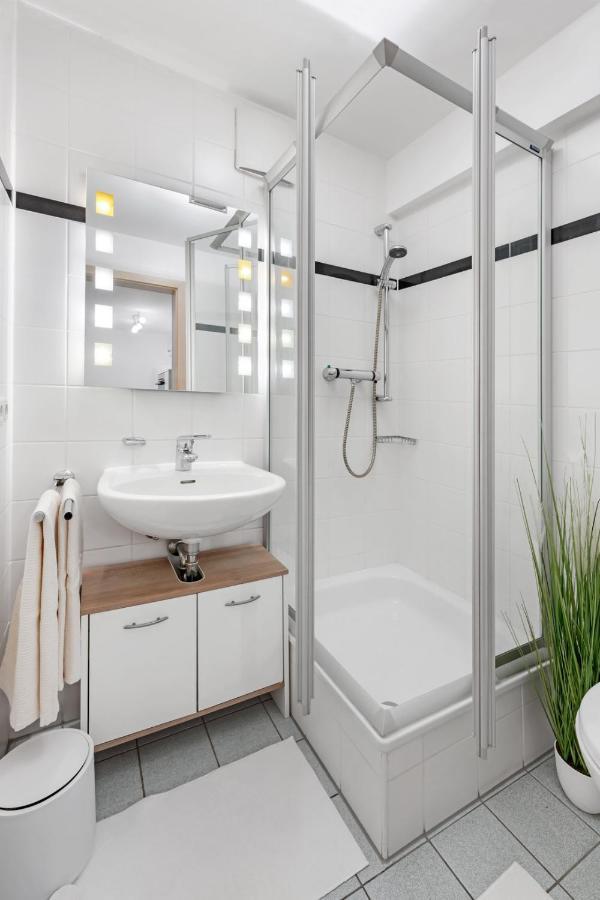 Zwei Zimmer Wohnung Im Stadtzentrum Mit Tiefgaragenplatz Munich Luaran gambar